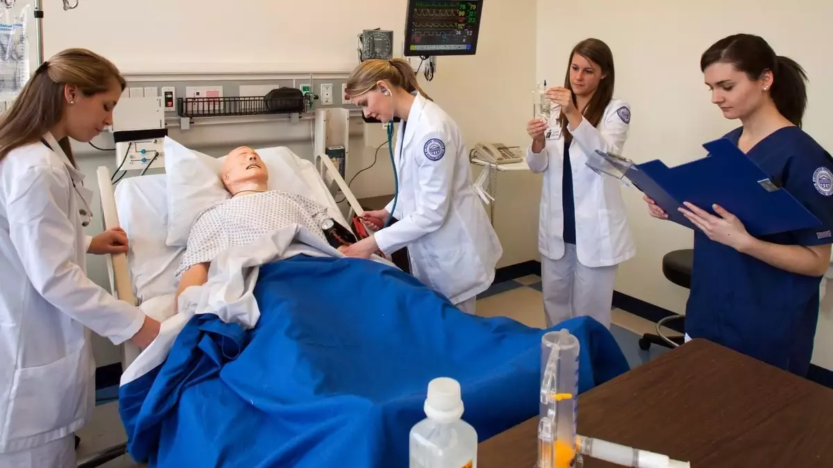 Online classes for nursing assistants: a practical guide to flexible learning and career development