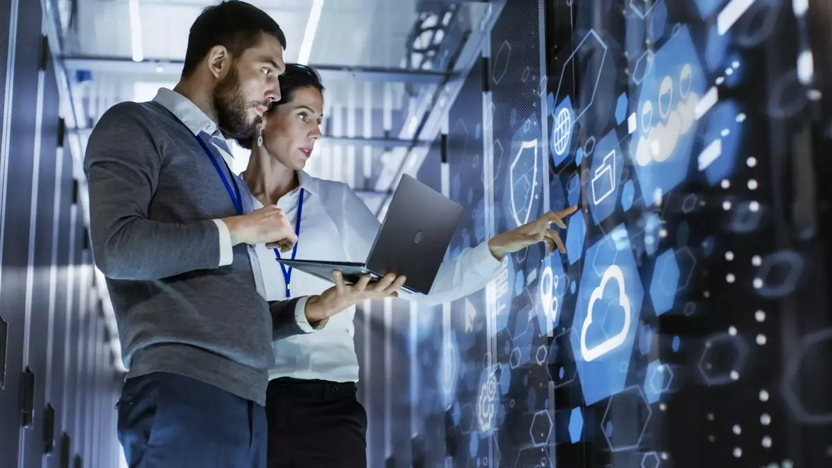 Why More People in the UAE Are Exploring IT Courses for Skill Development