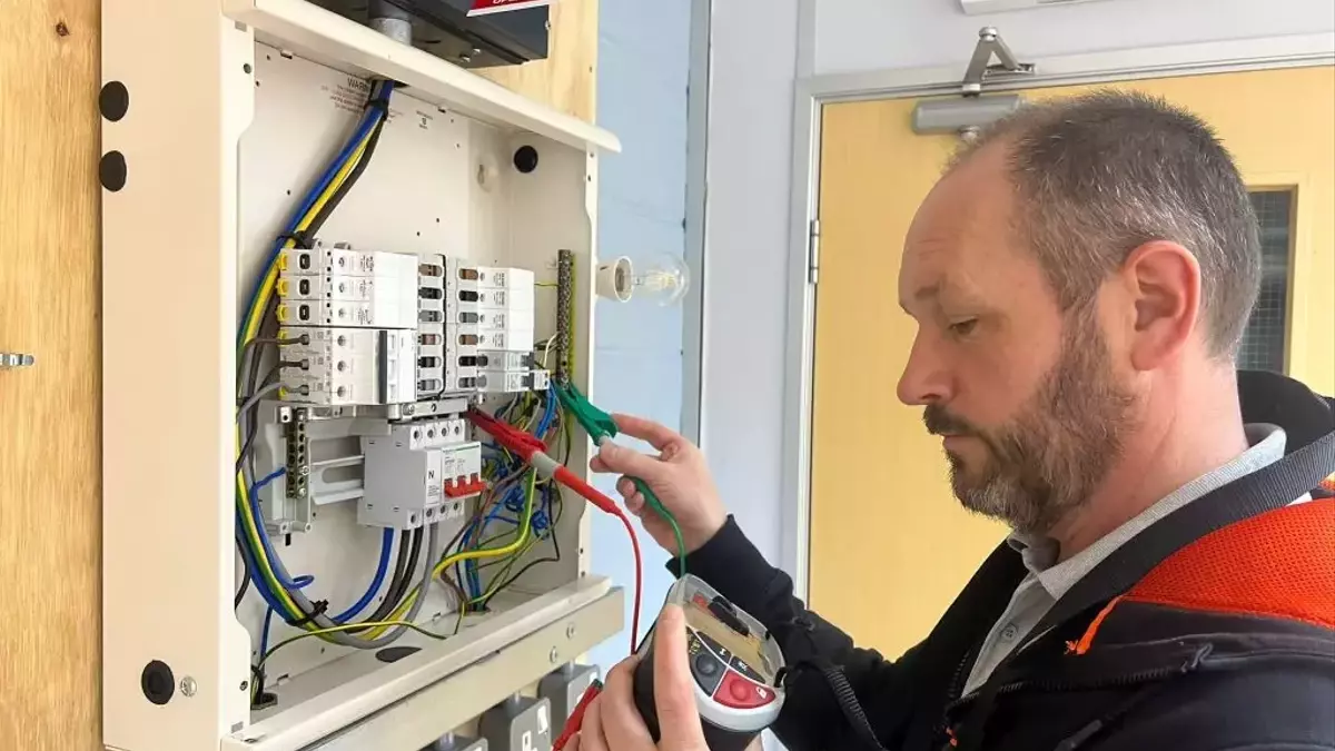Six-Week Electrician Training Program: Your Fast Track to a Tech Career