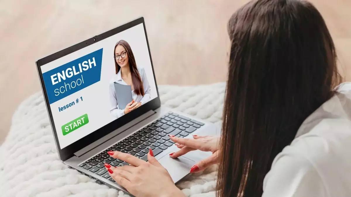 A Comprehensive Overview of Online Language Courses