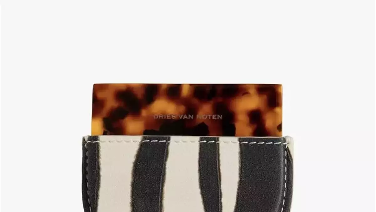 Essential Beauty Items for the Fashion-Forward Individual