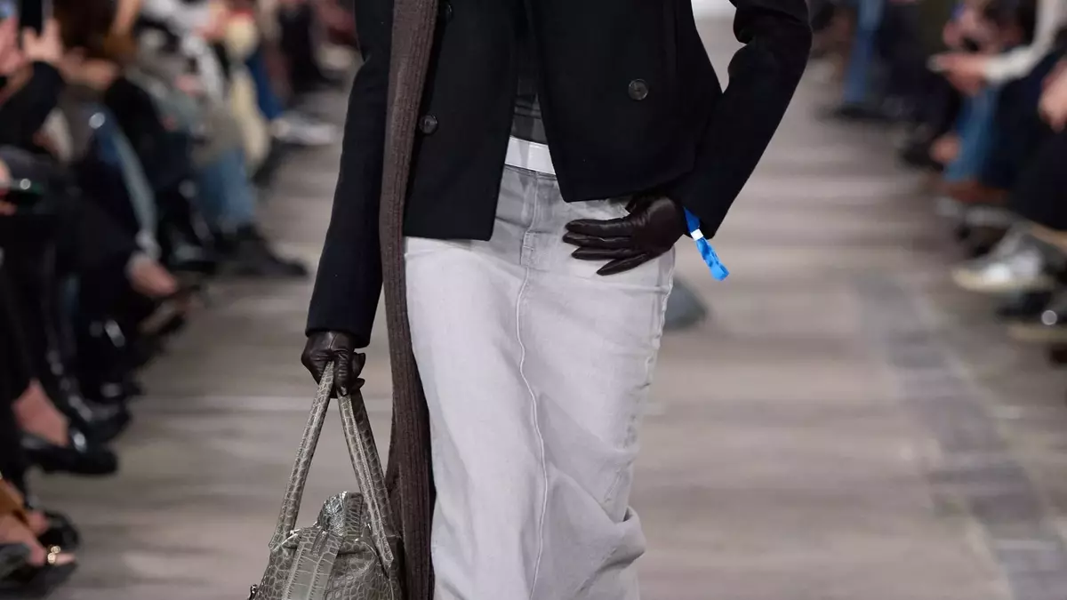 7 For All Mankind Fall 2026 Ready-to-Wear Collection Embraces Y2K Revival with Bold Styling