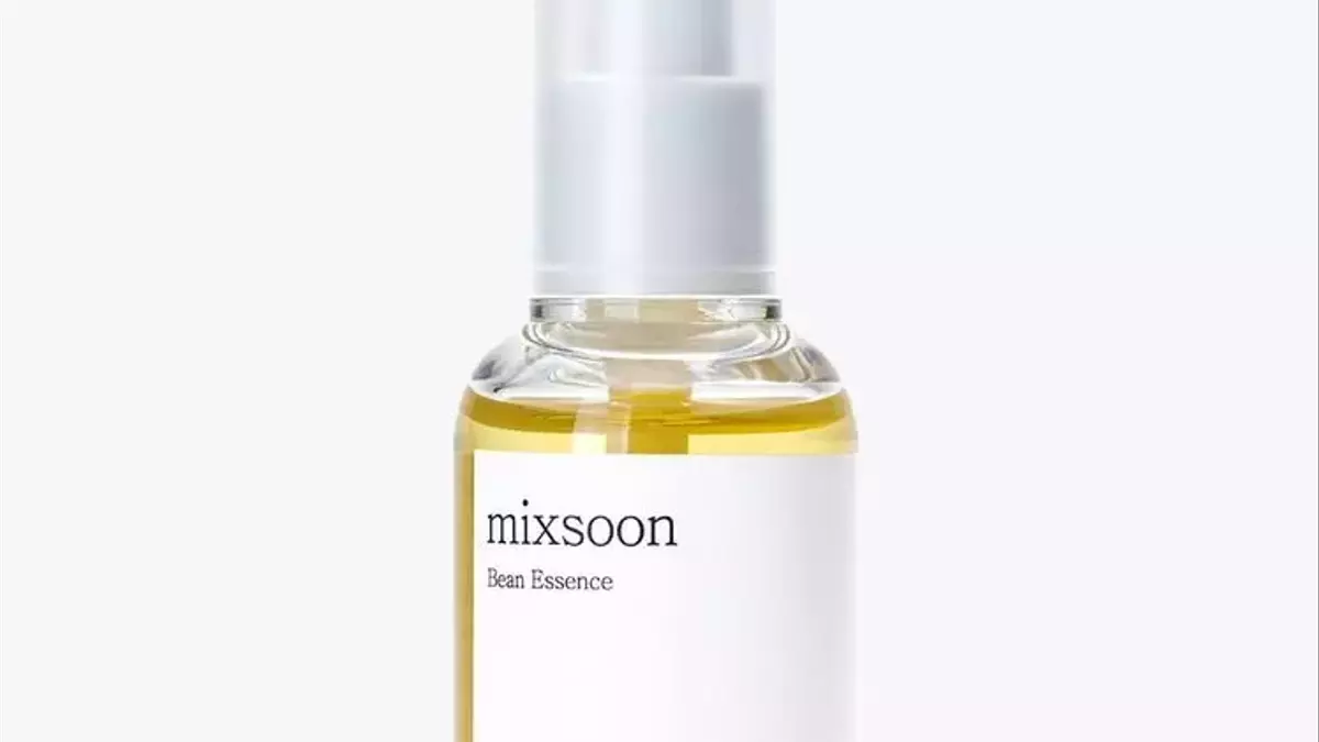 Essential Facial Elixirs for Lasting Hydration