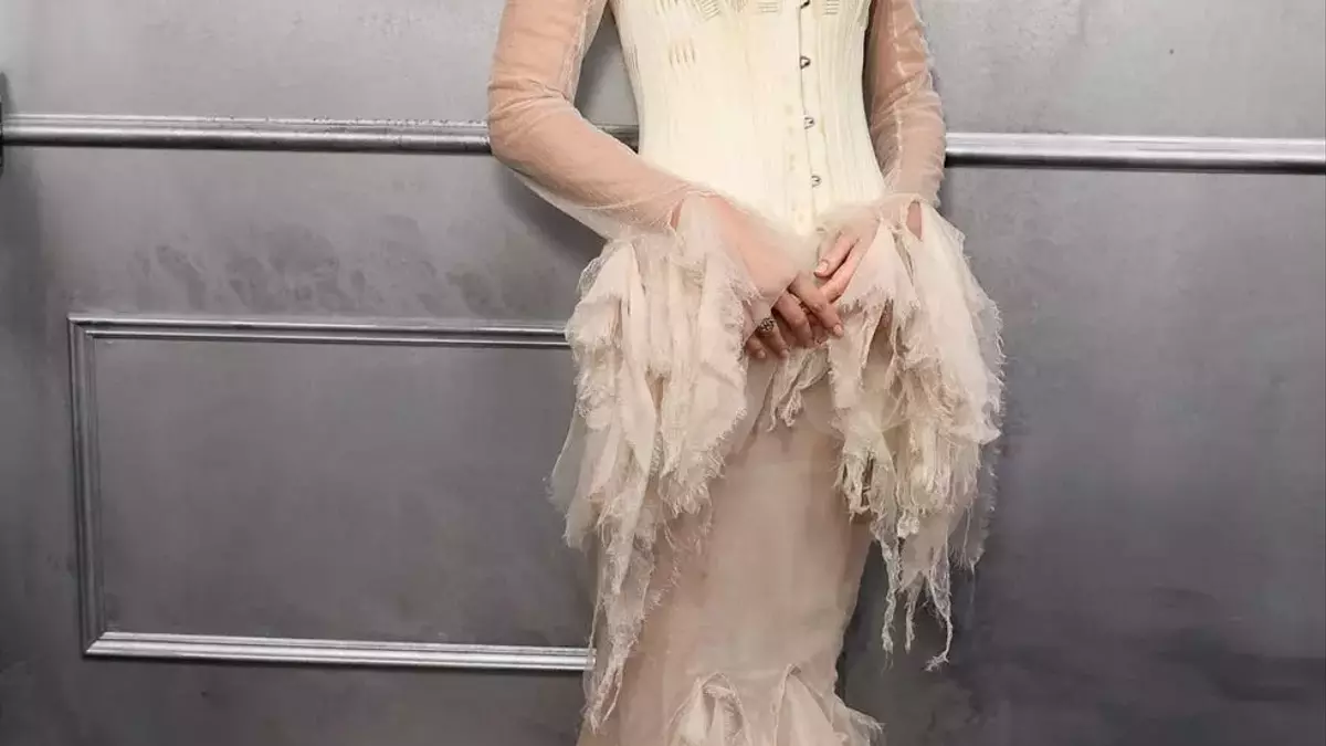 The Corset's Comeback: Versatile Styling for Modern Fashion