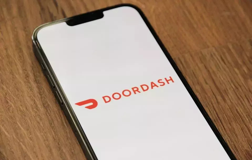 Analyst Advocates for Investing in DoorDash Despite Market Volatility