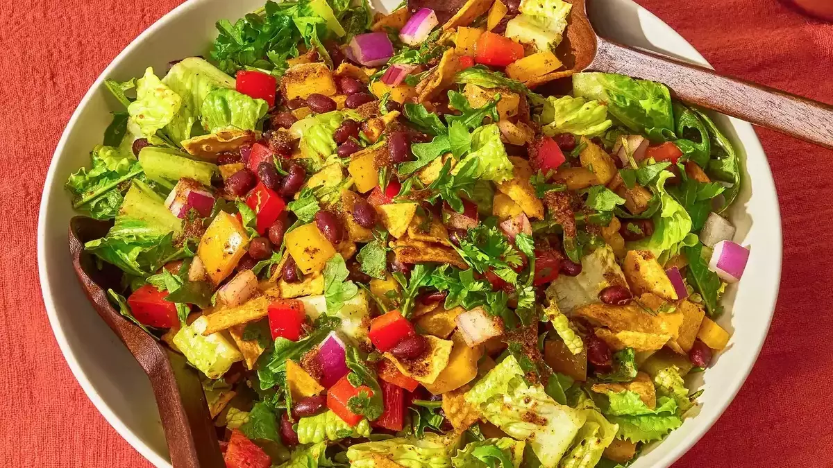 Zesty Black Bean Fajita Salad: A Quick & Healthy Meal