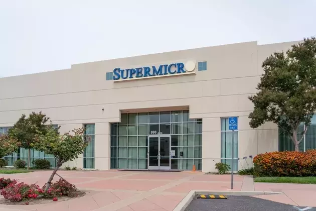Super Micro: Analyst Reassesses Rating After Surprising Q3 Performance