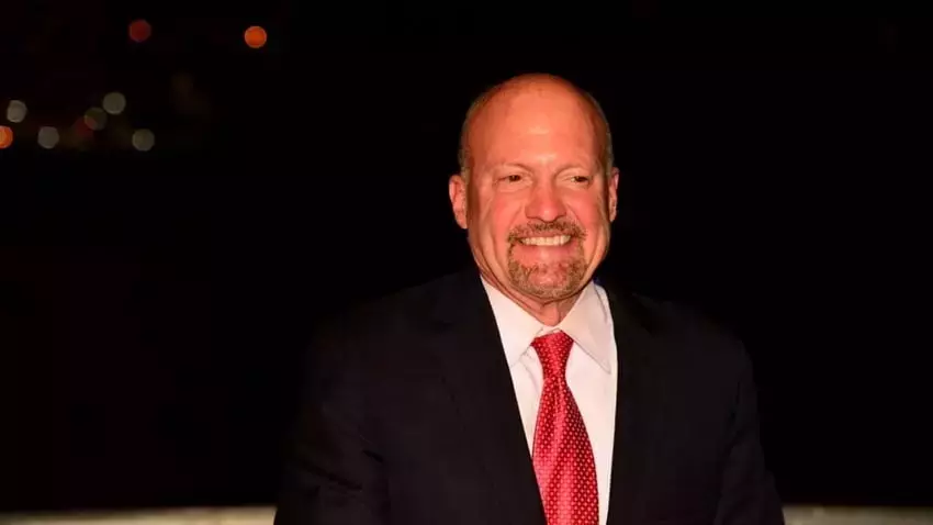 Cramer's Perspective on Gold and Domino's Pizza's Financial Performance