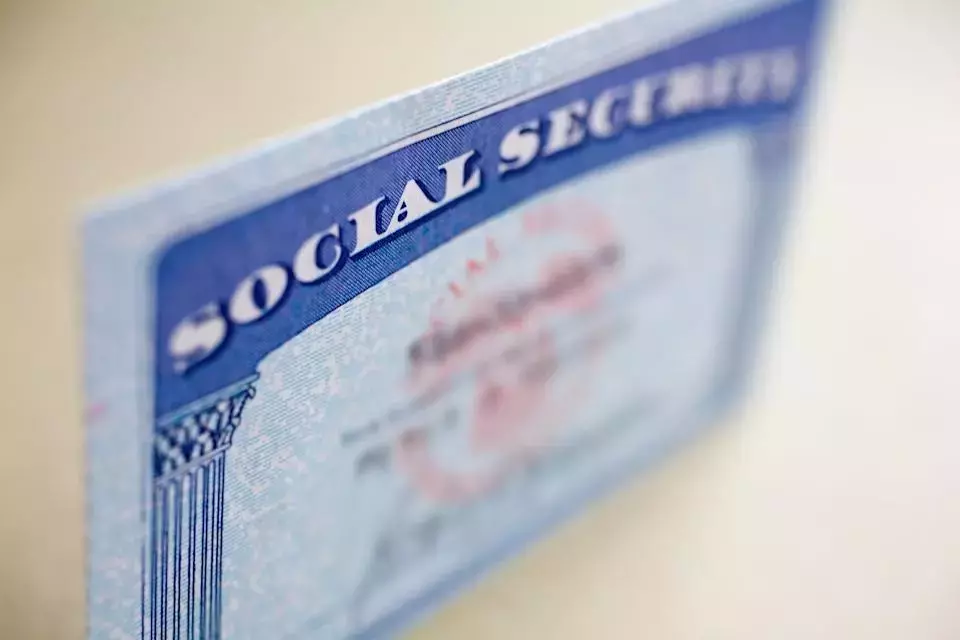 Strategic Social Security Claiming for Retirees