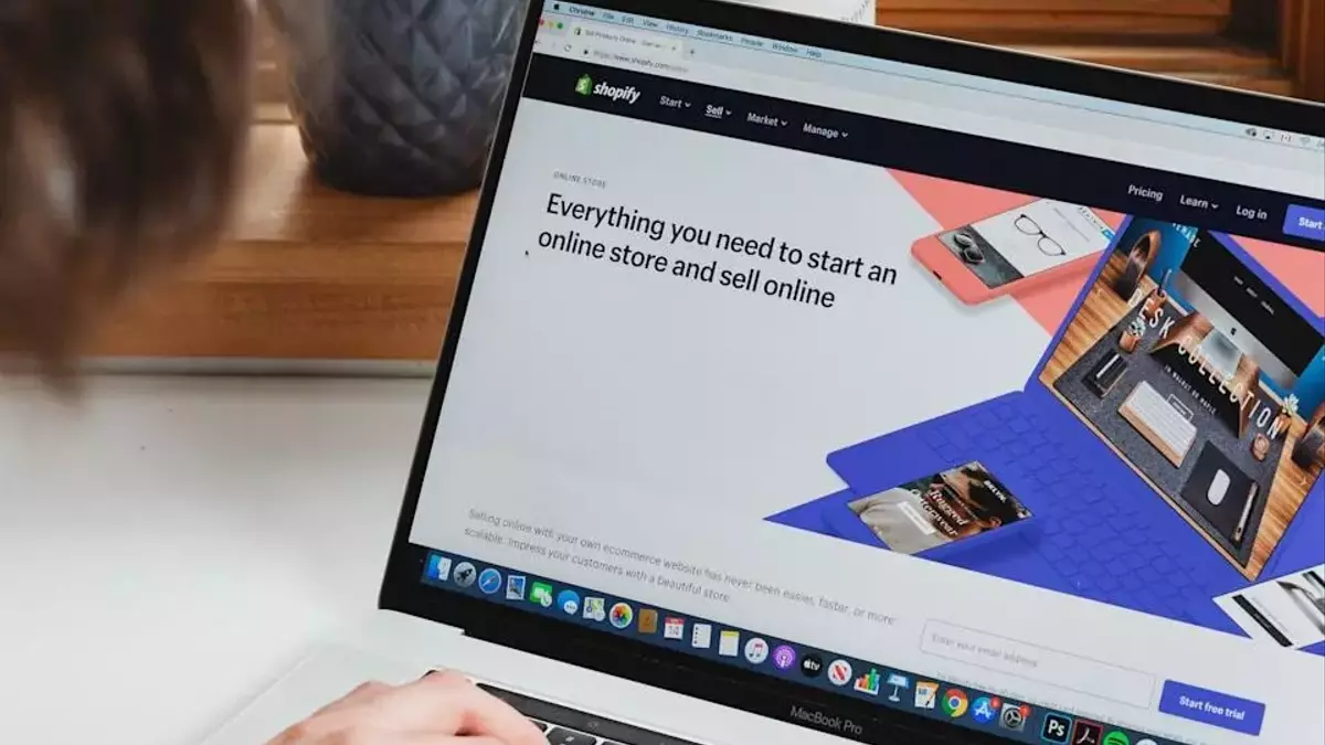 Jim Cramer's Strategic Insight: Seizing Opportunity in Shopify's Market Cool-Down