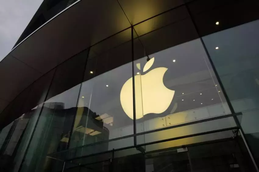 Apple's Transformative Week: AI, Foldable Phones, and Legal Battles
