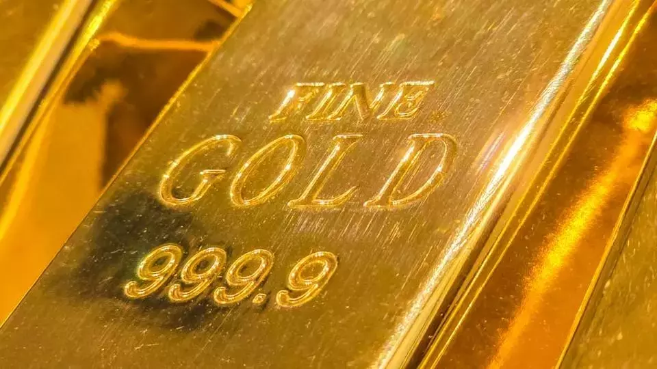 Jim Cramer's Contrarian Gold Outlook Challenges Wall Street Consensus