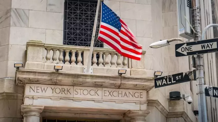 Market Turbulence: Geopolitical Tensions and Economic Indicators Drive Stock Fluctuations
