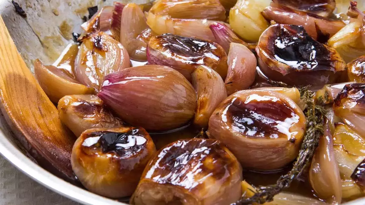 Mastering Sweet and Tangy Glazed Roasted Shallots