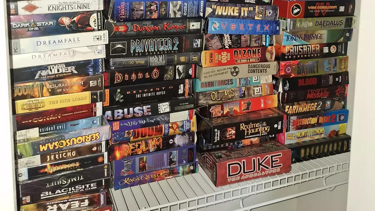 A Nostalgic Trove: Rediscovering 90s PC Gaming Through a Father's Collection
