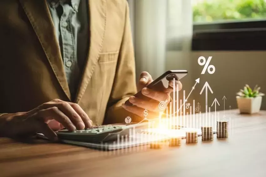Global Ship Lease: Analysts Reassess Forecasts Ahead of Q1 Earnings Report