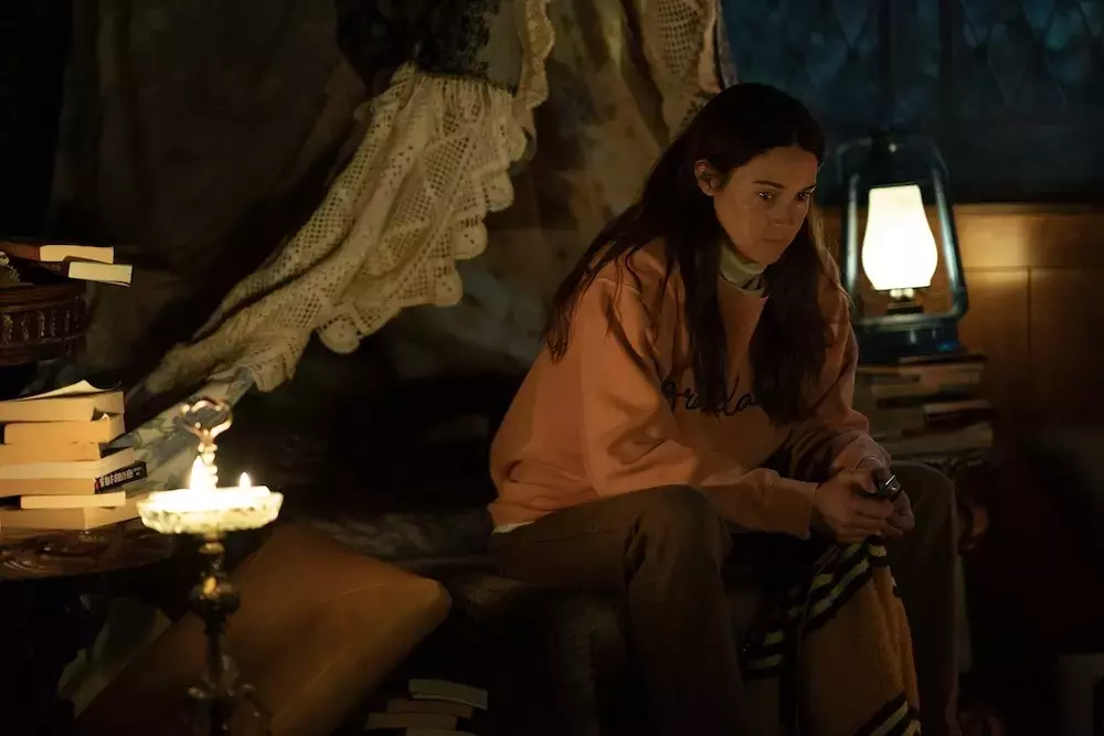 Shailene Woodley's Immersive Portrayal of Annie in 'Paradise'