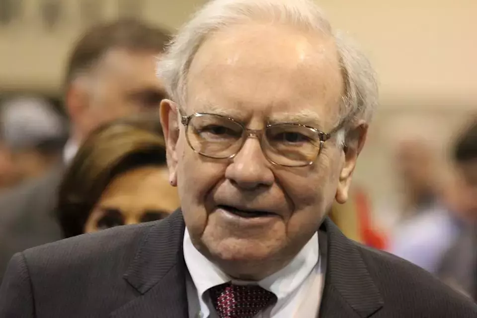 Berkshire Hathaway's AI Investment Strategy Under New Leadership