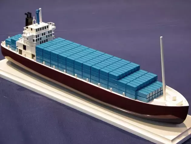 MPC Container Ships: Overvalued with Declining Prospects