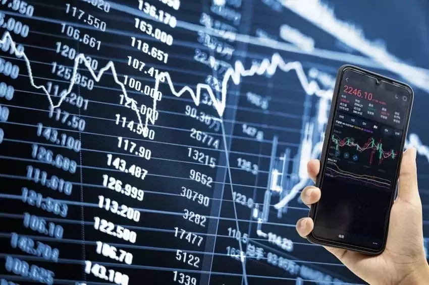 Market Movers: Dell, Super Micro Computer, Unusual Machines, Virgin Galactic, and Costco in Focus