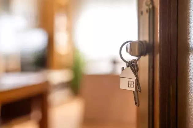 New Home Sales Decline in April Amidst Surging Median Prices