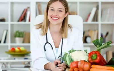 A Complete Guide to Becoming a Certified Holistic Nutritionist