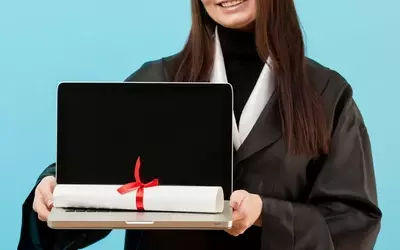Some Online Computer Science Programs Are Sending Out Laptops