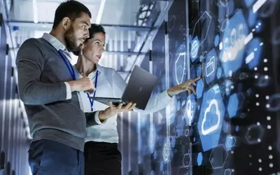 Why More People in the UAE Are Exploring IT Courses for Skill Development