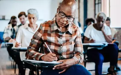 Explore Thriving Community College Programs for Seniors in 2025
