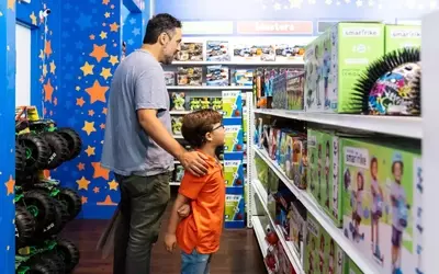 Toys 'R' Us Reimagines Holiday Shopping with New Store Openings
