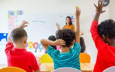 Children’s English Courses: Educational Foundations, Learning Mechanisms, and Global Context