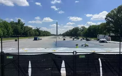 Controversial Transformation: Washington D.C.'s Reflecting Pool Undergoes 'American Flag Blue' Makeover