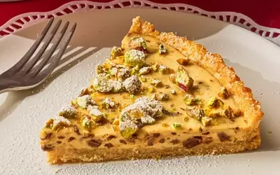 The Art of Crafting a Cannoli Tart: A Culinary Innovation