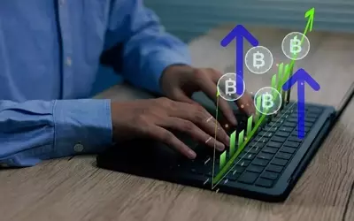 Bitcoin Price Prediction: Expert Forecasts $300K-$500K by 2029 Amidst Halving Cycles