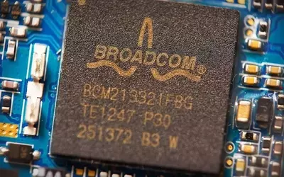 Goldman Sachs Reaffirms Positive Outlook on Broadcom's Stock Amidst AI Expansion