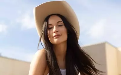 Kacey Musgraves Achieves Career-Best Album Debut, Michael Jackson Records Climb Billboard Charts
