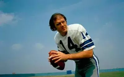 Remembering Craig Morton: A Dual Super Bowl Quarterback's Legacy