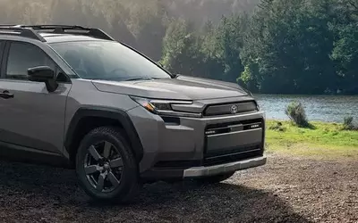 Toyota Considers Compact Pickup Based on RAV4 Platform