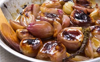 Mastering Sweet and Tangy Glazed Roasted Shallots