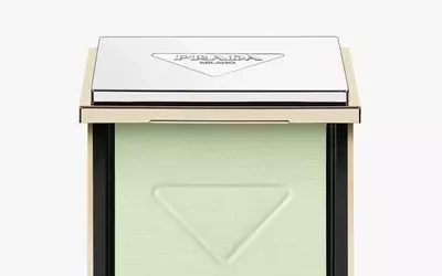 The Rise of Green Setting Powders: A Guide to Neutralizing Redness
