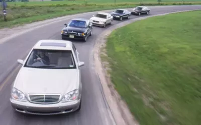 2000 Luxury Sedan Showdown: A Timeless Comparison