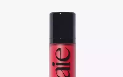 The Enduring Appeal of Red Blush: A Guide to Achieving a Radiant Glow