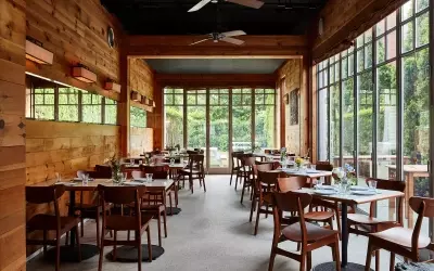 The Ultimate Summer Guide to the Hamptons: Dining, Shopping, and Stays