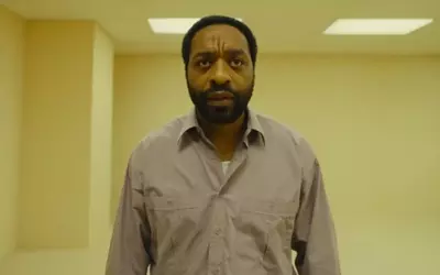 Chiwetel Ejiofor Surprised by Scale of 'Backrooms' Film Set, Mistaking Online Shorts for Previous Builds