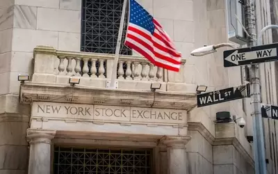 Dividend ETFs vs. Bonds: Navigating Yields in a Changing Market