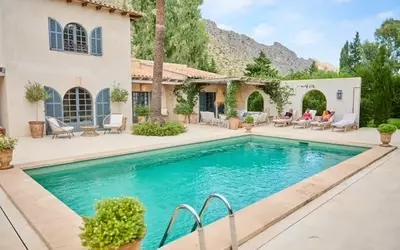 Pool Corporation: A Deep Dive into its Market Dominance and Future Growth Prospects