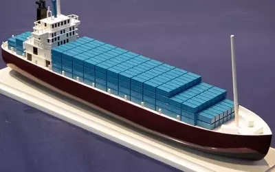 MPC Container Ships: Overvalued with Declining Prospects