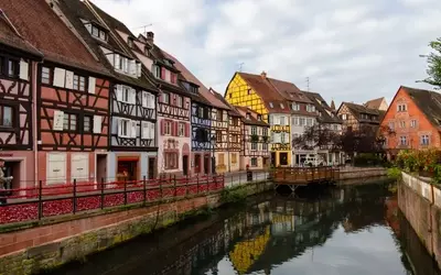 Top Countries for Expat Living with Pleasant Climates