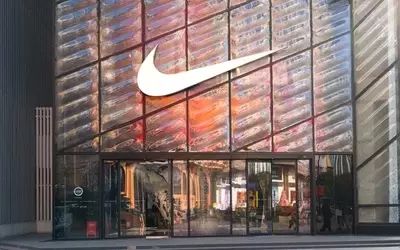 Nike's Premium Valuation: A Sell Rating Amidst Market Challenges