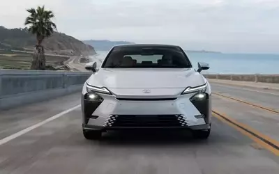 2026 Lexus ES Hybrid Drive Review: Maintaining Core Luxury with Modern Upgrades